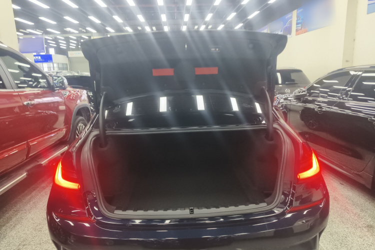 宝马3系 2022款 325Li M运动套装机舱底盘23