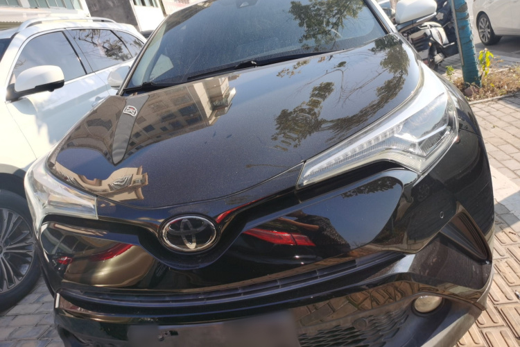 丰田C-HR 2018款 2.0L 旗舰版 国V车身外观2