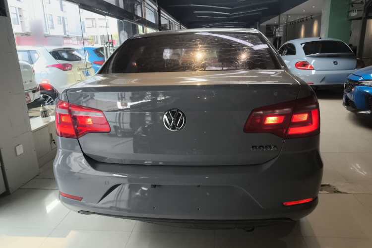 大众 宝来 2014款 1.6L 自动舒适型车身外观6