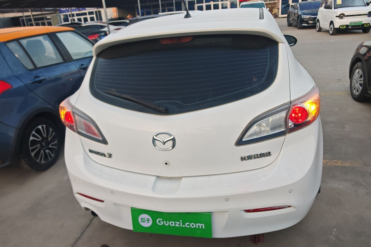 马自达3星骋 2015款 两厢 1.6L 自动精英型车身外观6