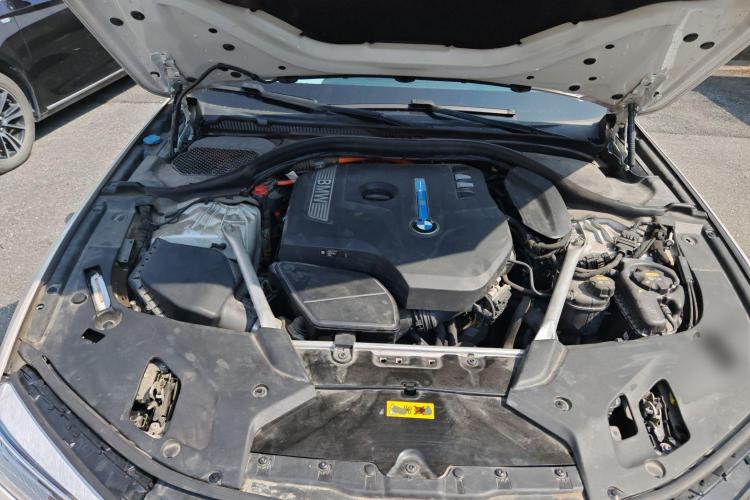 宝马5系新能源 2019款 改款 530Le 先锋版机舱底盘24