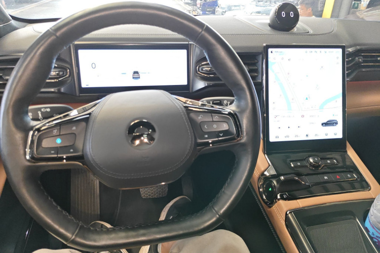 蔚来ES8 2020款 580KM 七座版中控内饰12