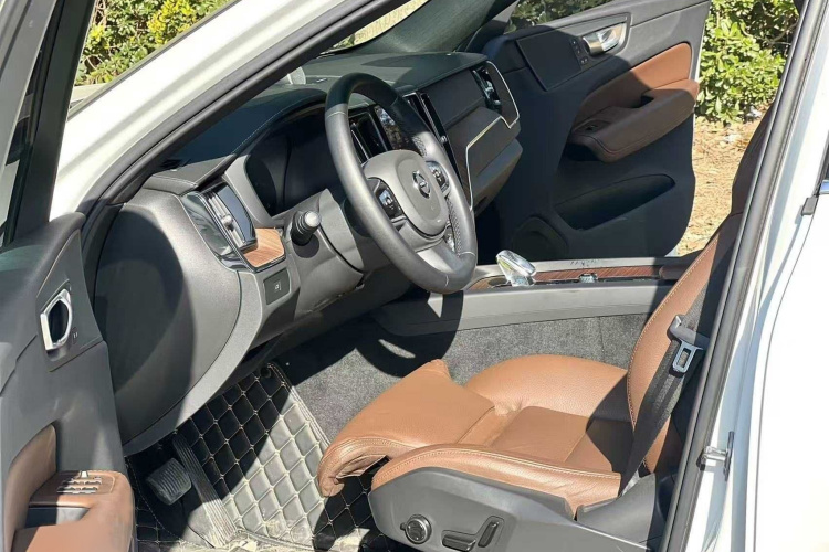 沃尔沃XC60 2024款 B5 四驱智远豪华版中控内饰7002