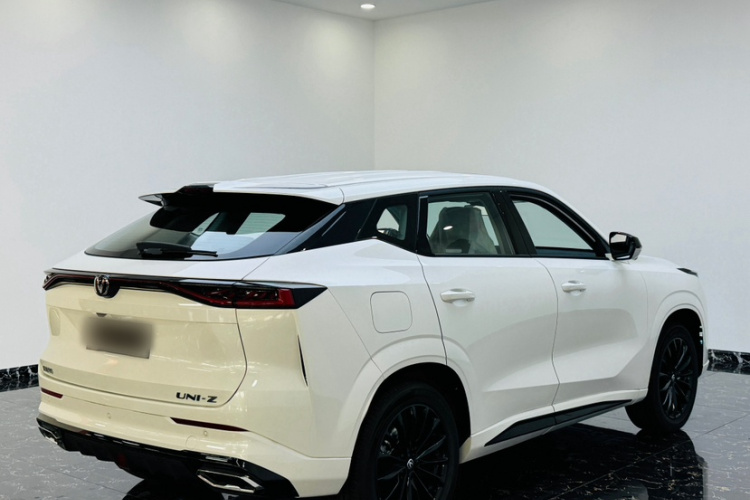 长安UNI-Z新能源 2024款 蓝鲸智电iDD 125km 领先型车身外观6003