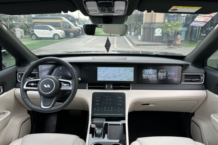 理想汽车 理想ONE 2021款 增程6座版中控内饰7004