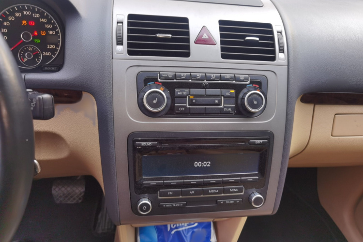 大众 途安 2011款 1.4T DSG智臻版5座局部细节16