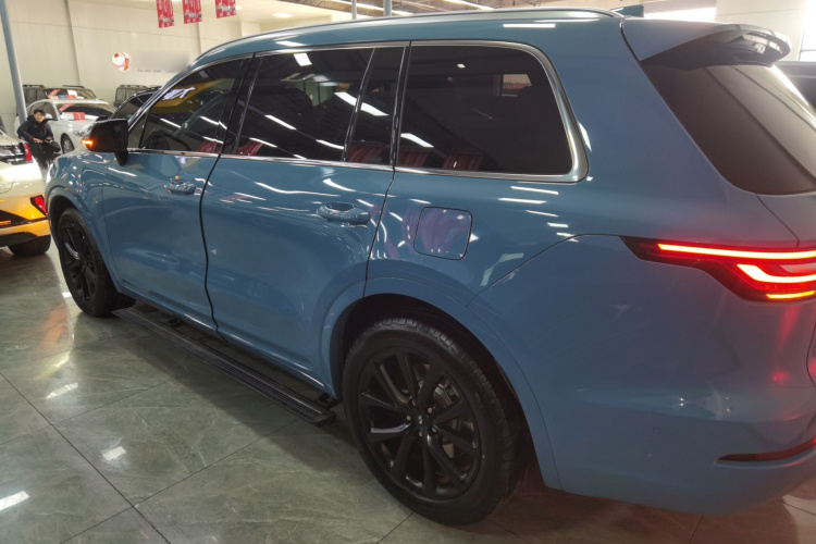 理想汽车 理想ONE 2021款 增程6座版车身外观4