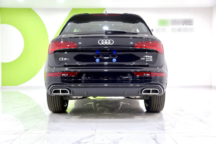 奥迪Q5L 2025款 45周年典藏版 45 TFSI 豪华动感型车身外观6005
