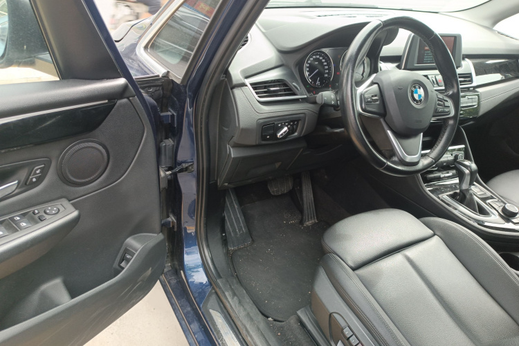 宝马2系旅行车 2018款 218i 尊享型运动套装中控内饰7003