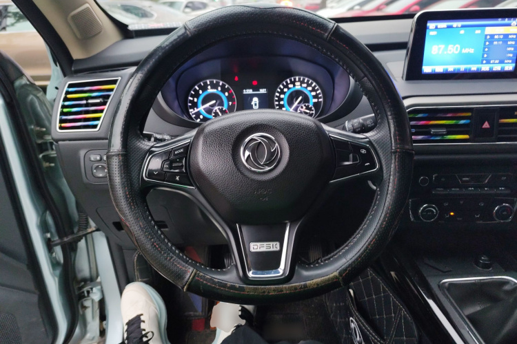 东风风光 风光S560 2018款 1.8L 手动豪华型 7座中控内饰13