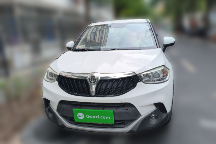 中华V3 2016款 1.5L 手动智能型车身外观2