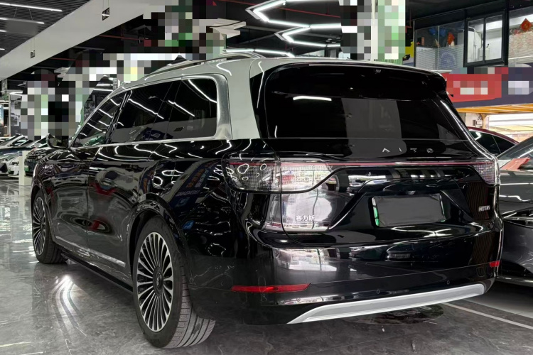 鸿蒙智行 问界M9 2024款 增程 Ultra版 52kWh 5座版车身外观6007