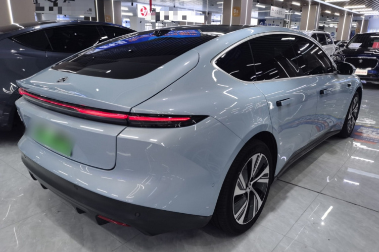 蔚来ET5 2022款 75kWh车身外观7