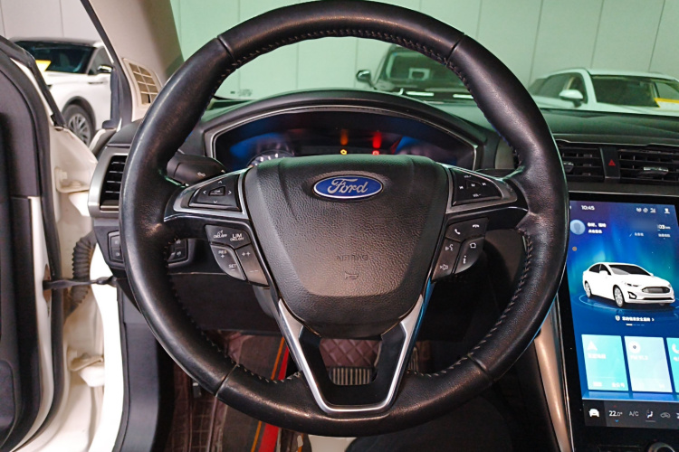 福特 蒙迪欧 2020款 EcoBoost 180 时尚型中控内饰13