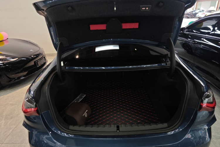 宝马4系 2022款 改款 425i M运动曜夜套装机舱底盘23