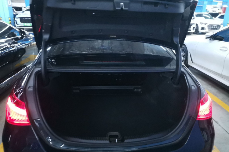 奔驰C级 2024款 C 200 L 运动版局部细节23