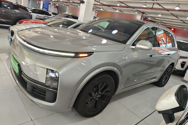 理想汽车 理想L8 2023款 Air车身外观4