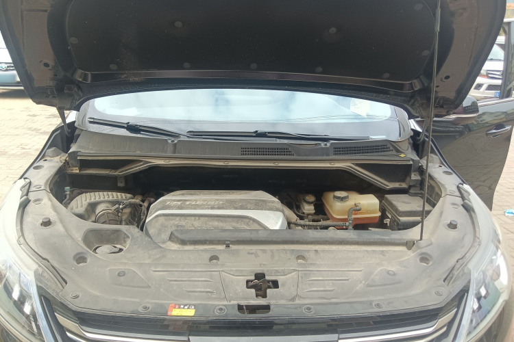 上汽大通MAXUS 大通G50 2020款 1.5T 自动豪华版机舱底盘24