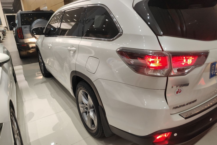 丰田 汉兰达 2015款 2.0T 四驱豪华版 7座车身外观6003