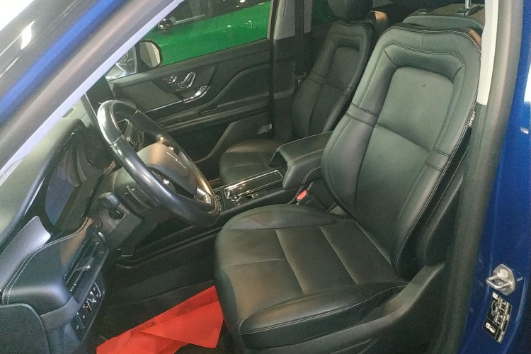 林肯 冒险家 2022款 2.0T 两驱尊享版中控内饰19