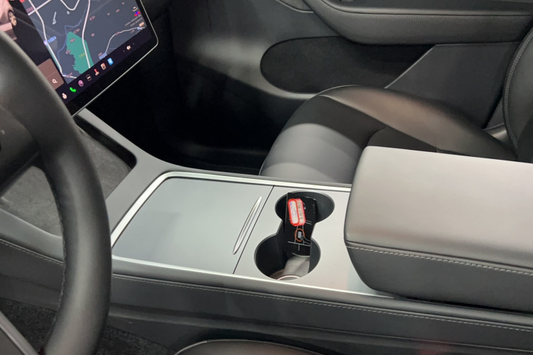 特斯拉 Model Y 2021款 标准续航后驱版中控内饰7006