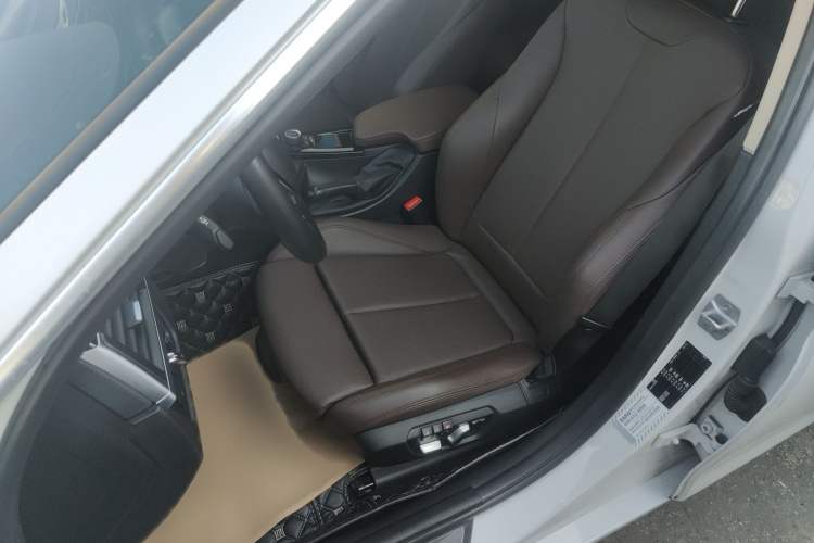 宝马3系 2018款 320Li 时尚型局部细节19