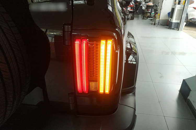 坦克300 2023款 城市版 2.0T 很有型车身外观6006