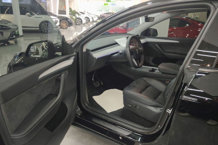 特斯拉 Model Y 2023款 后轮驱动版中控内饰20