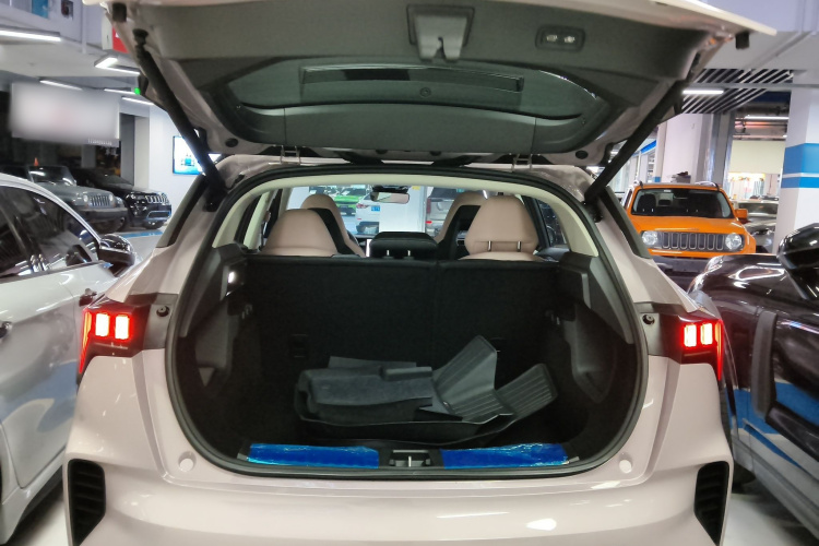 领克06 2023款 Remix 1.5T Shero机舱底盘23