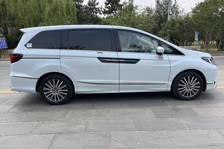 本田 艾力绅 2024款 2.0L e:HEV 豪华版车身外观6004