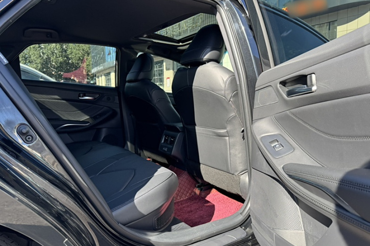 丰田 亚洲龙 2022款 双擎 2.5L 豪华版中控内饰7012