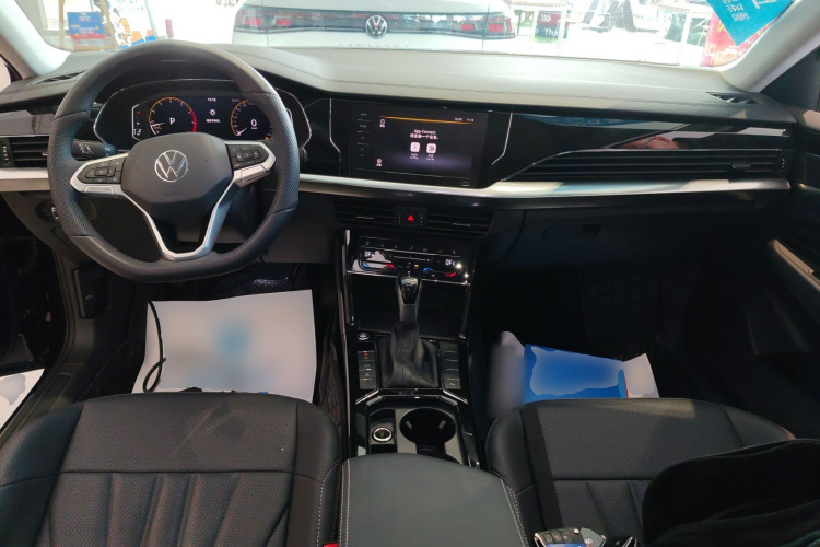 大众 帕萨特 2025款 出众款 380TSI 龙腾版中控内饰12