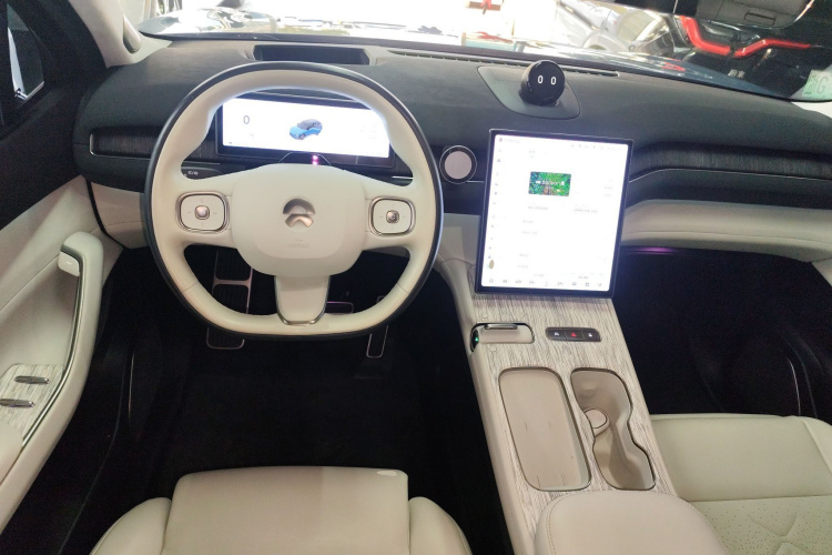 蔚来ES7 2022款 100kWh 首发版中控内饰13