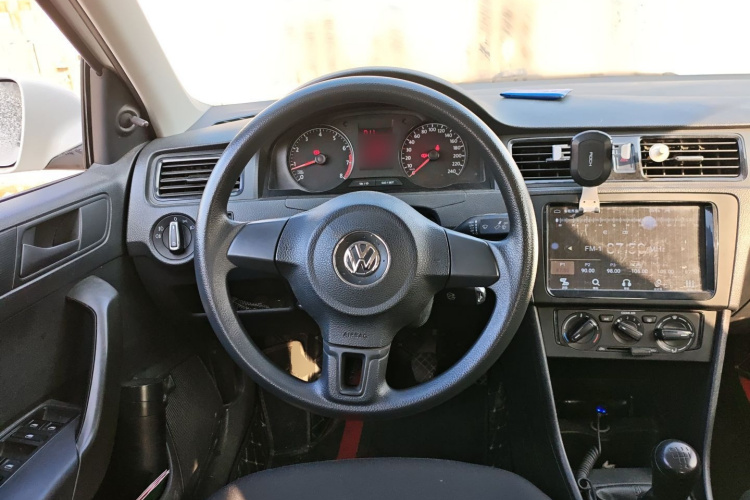 大众 桑塔纳 2015款 1.6L 手动风尚版中控内饰13