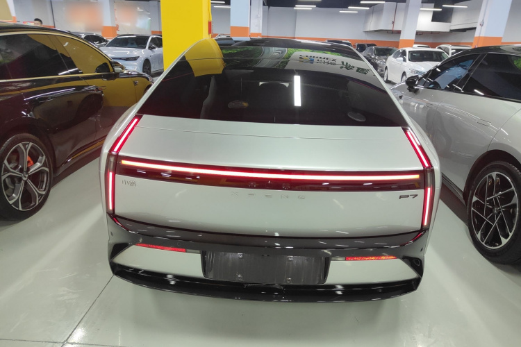 小鹏P7 2025款 702 长续航 Ultra车身外观6004