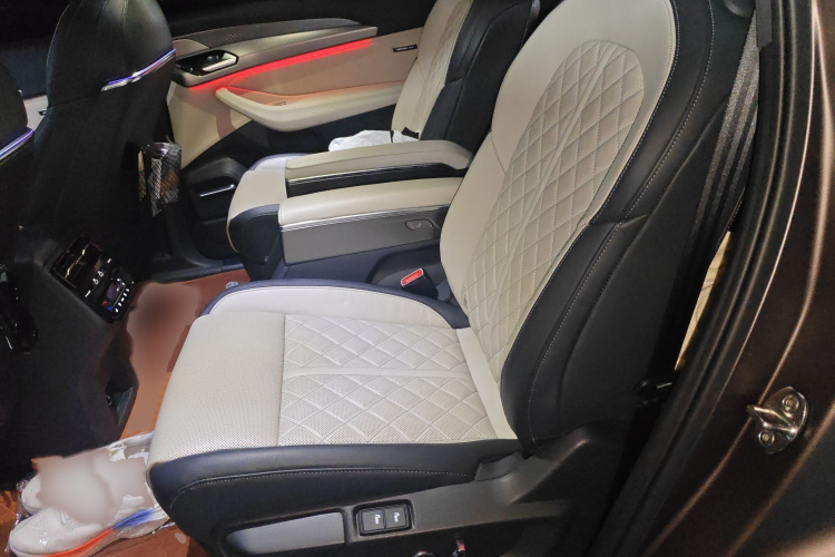 奥迪Q6 2023款 50 TFSI quattro 凌云版 edition one中控内饰7004