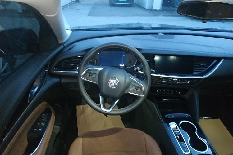 别克 君威 2020款 552T 豪华型中控内饰13