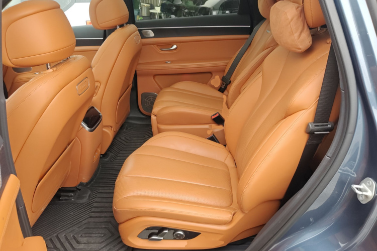 鸿蒙智行 问界M7 2024款 1.5T 智驾后驱Ultra版 6座中控内饰7004