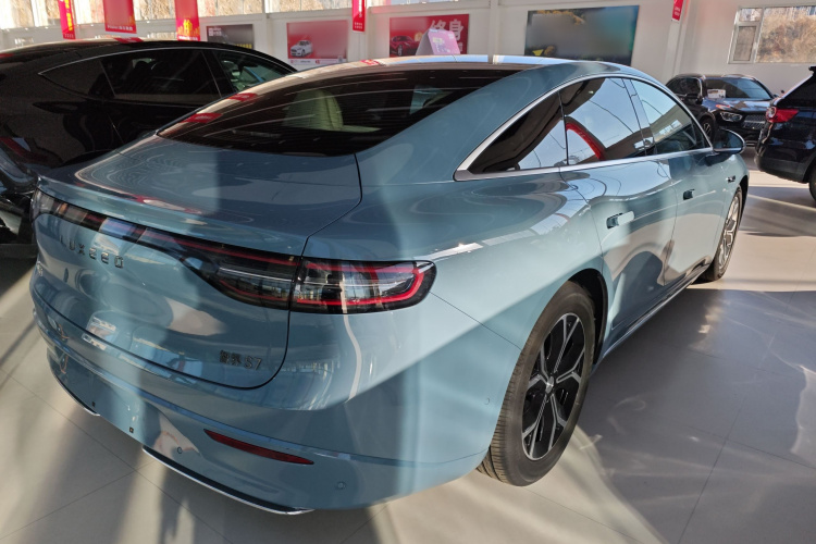 鸿蒙智行 智界S7 2024款 Max 后驱长航智驾版车身外观7