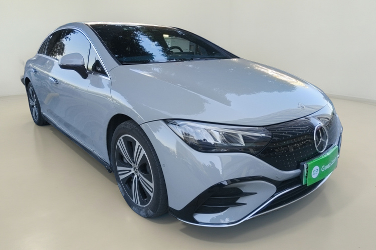 奔驰EQE 2022款 350 豪华版车身外观3