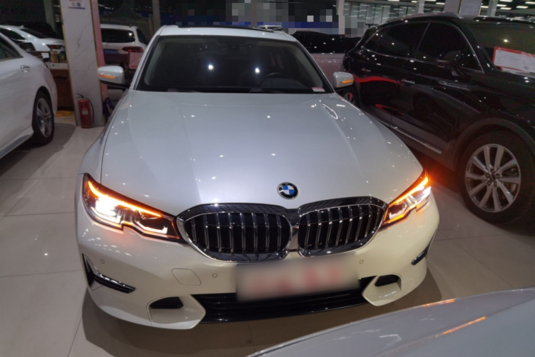 宝马3系 2020款 325Li 首发版车身外观2