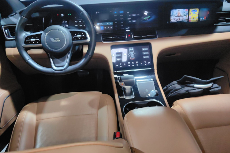 理想汽车 理想ONE 2021款 增程6座版中控内饰7002