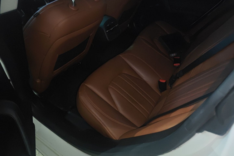 玛莎拉蒂 Ghibli 2014款 3.0T 标准版中控内饰21