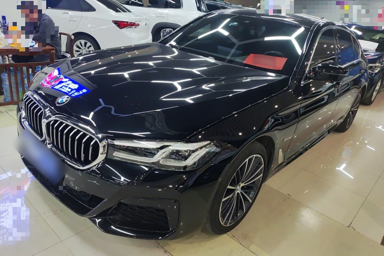 宝马5系 2023款 530Li 领先型 M运动套装车身外观1