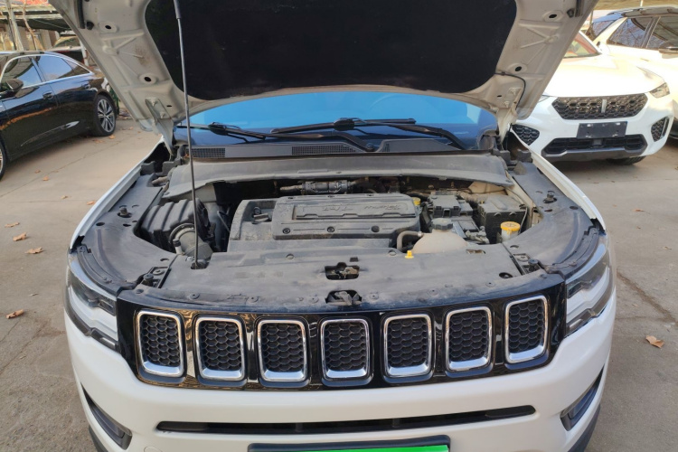 Jeep 指南者 2019款 200T 自动家享-互联大屏版机舱底盘24