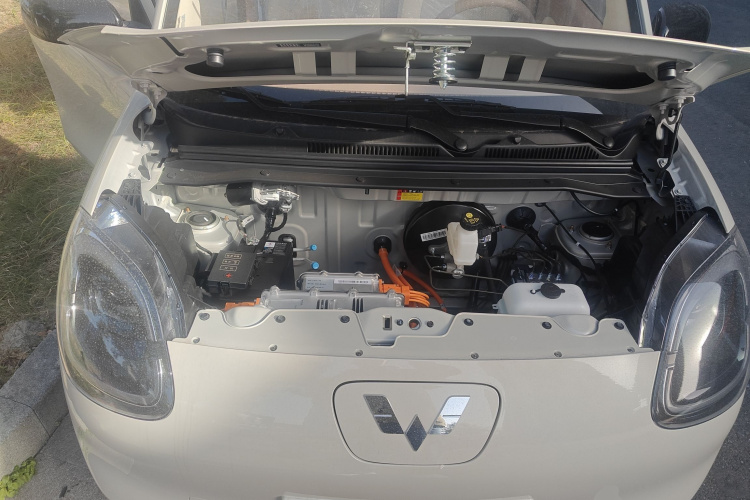 五菱汽车 宏光MINIEV 2025款 四门版 进阶款机舱底盘24