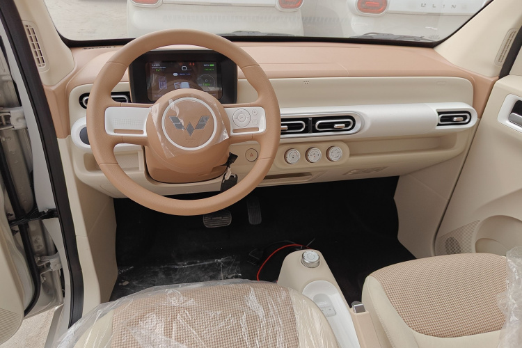 五菱汽车 宏光MINIEV 2024款 第三代 215km 青春版中控内饰7002