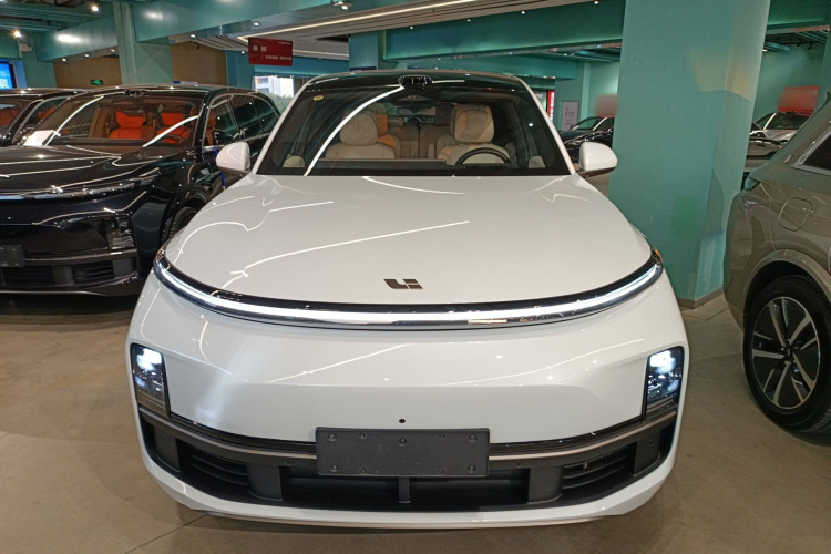 理想汽车 理想L9 2025款 Ultra 智能焕新版车身外观2