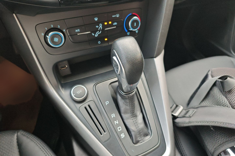 福特 福克斯 2017款 两厢 1.6L 自动舒适型智行版局部细节18