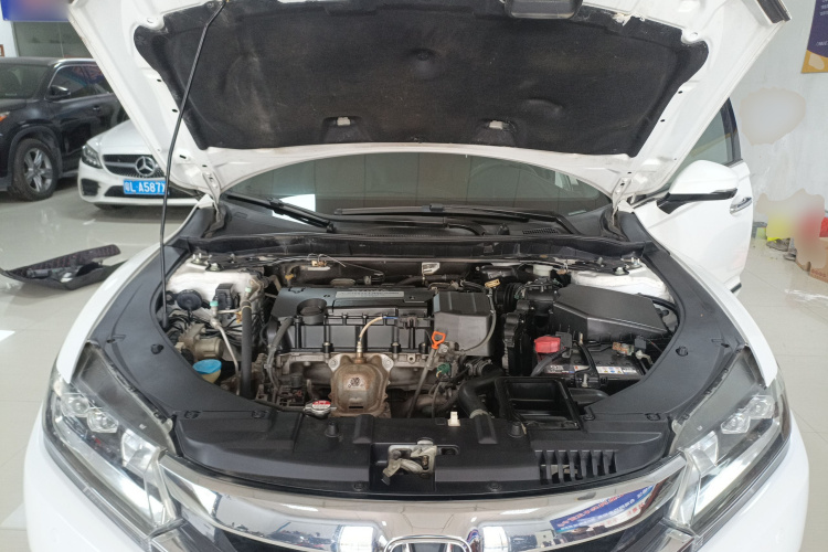 本田 思铂睿 2015款 2.4L 尊贵版机舱底盘24